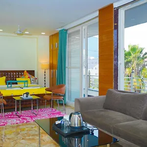 Lime Tree Hotel 32Nd Avenue Nh-8 Gurgaon Near Sector 29- Fully Vaccinated Staff Hotel Gurgaon